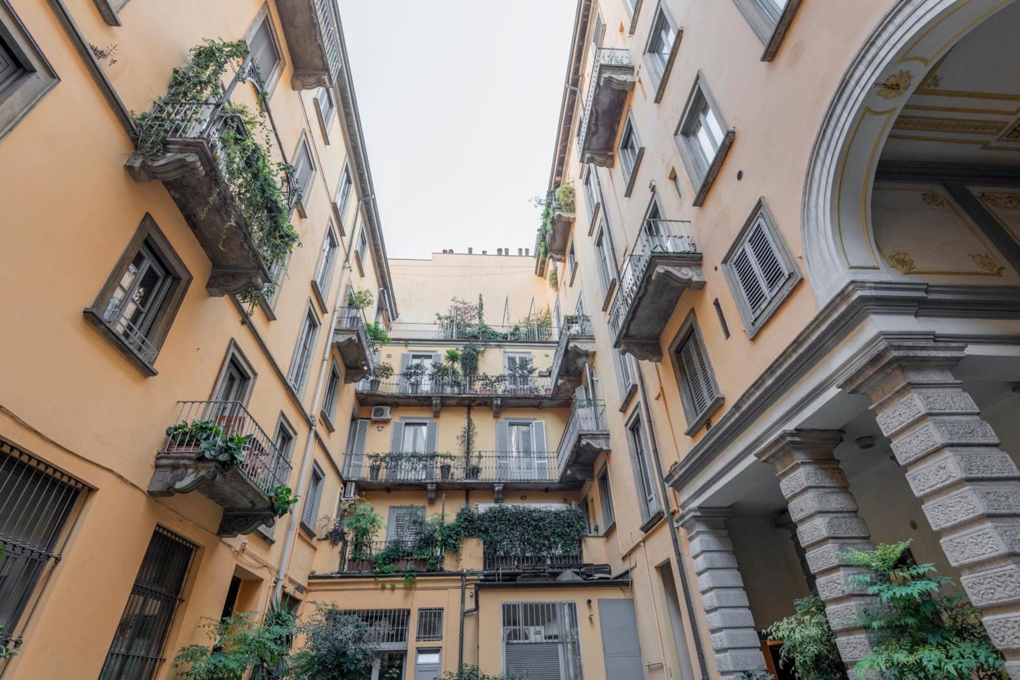 Bright Mini Studio In The Heart Of Milan — Photos 1